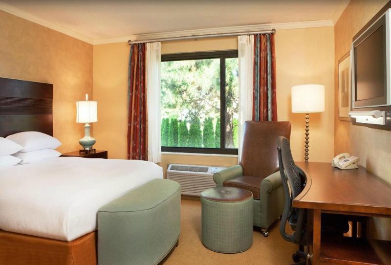 Doubletree By Hilton Hotel Boston - Bedford Glen Eksteriør billede