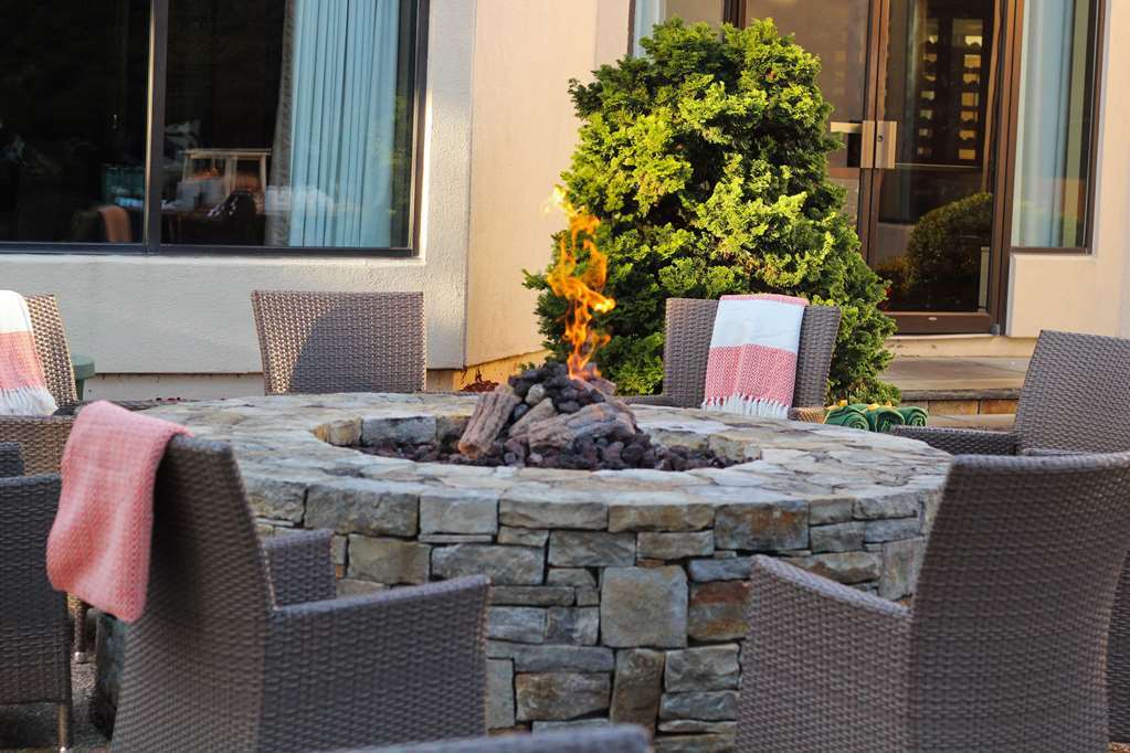 Doubletree By Hilton Hotel Boston - Bedford Glen Eksteriør billede