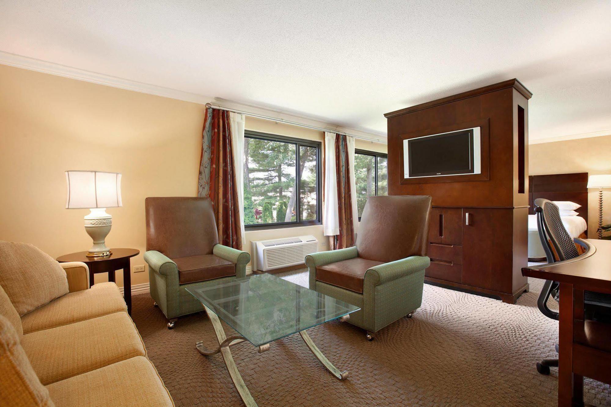 Doubletree By Hilton Hotel Boston - Bedford Glen Eksteriør billede